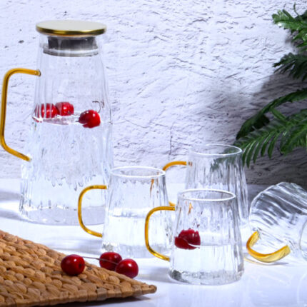 მინის გრაფინის და ჭიქების ნაკრები