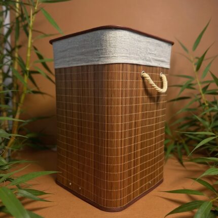 ყავისფერი ბამბუკის კალათა